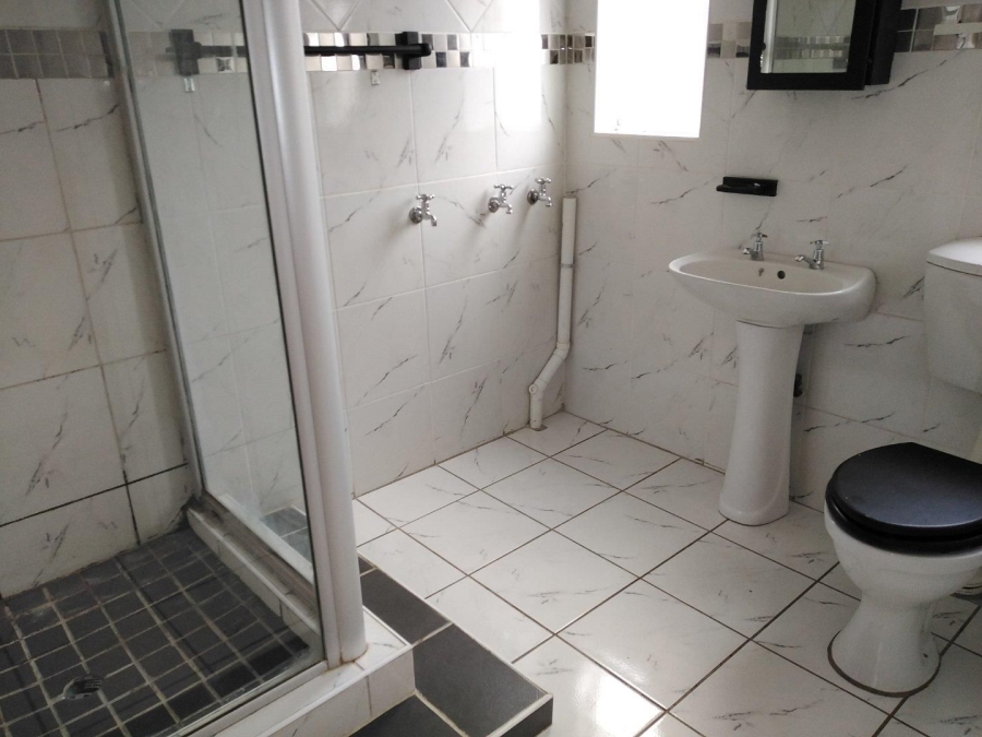 1 Bedroom Property for Sale in Kannoniers Park North West